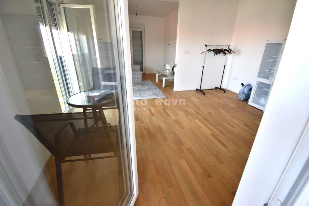 Stan u Zadru, 80m², 2 sobe
