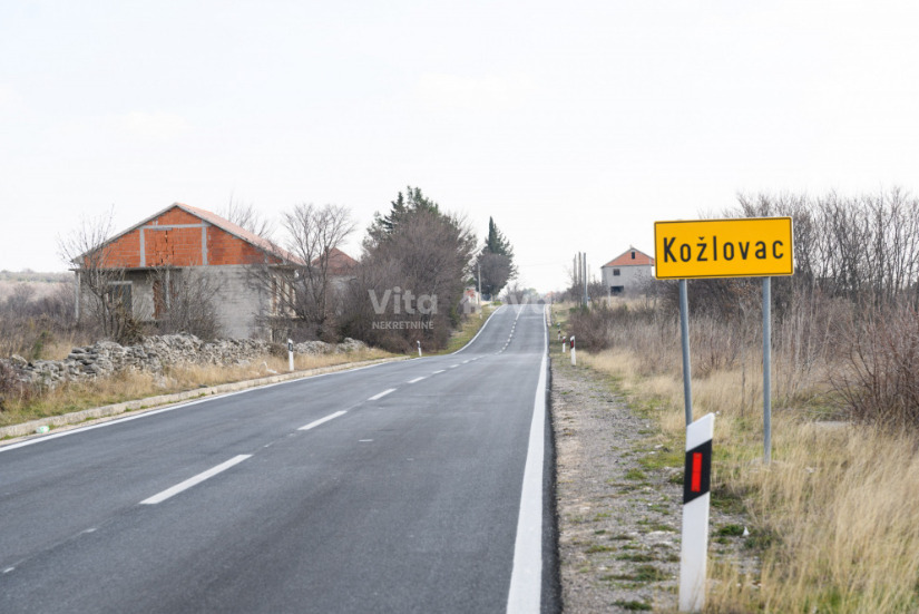 Zemljište u Benkovcu, 4393m²