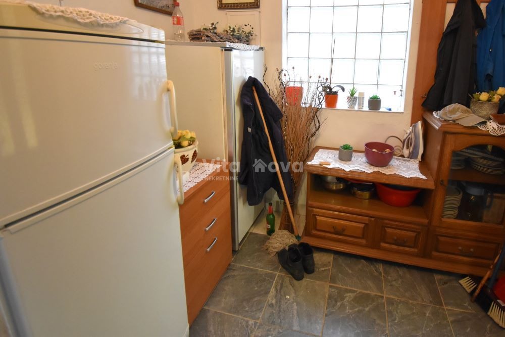 Kuća u Lovincu, 54m², 1 soba, slika 4