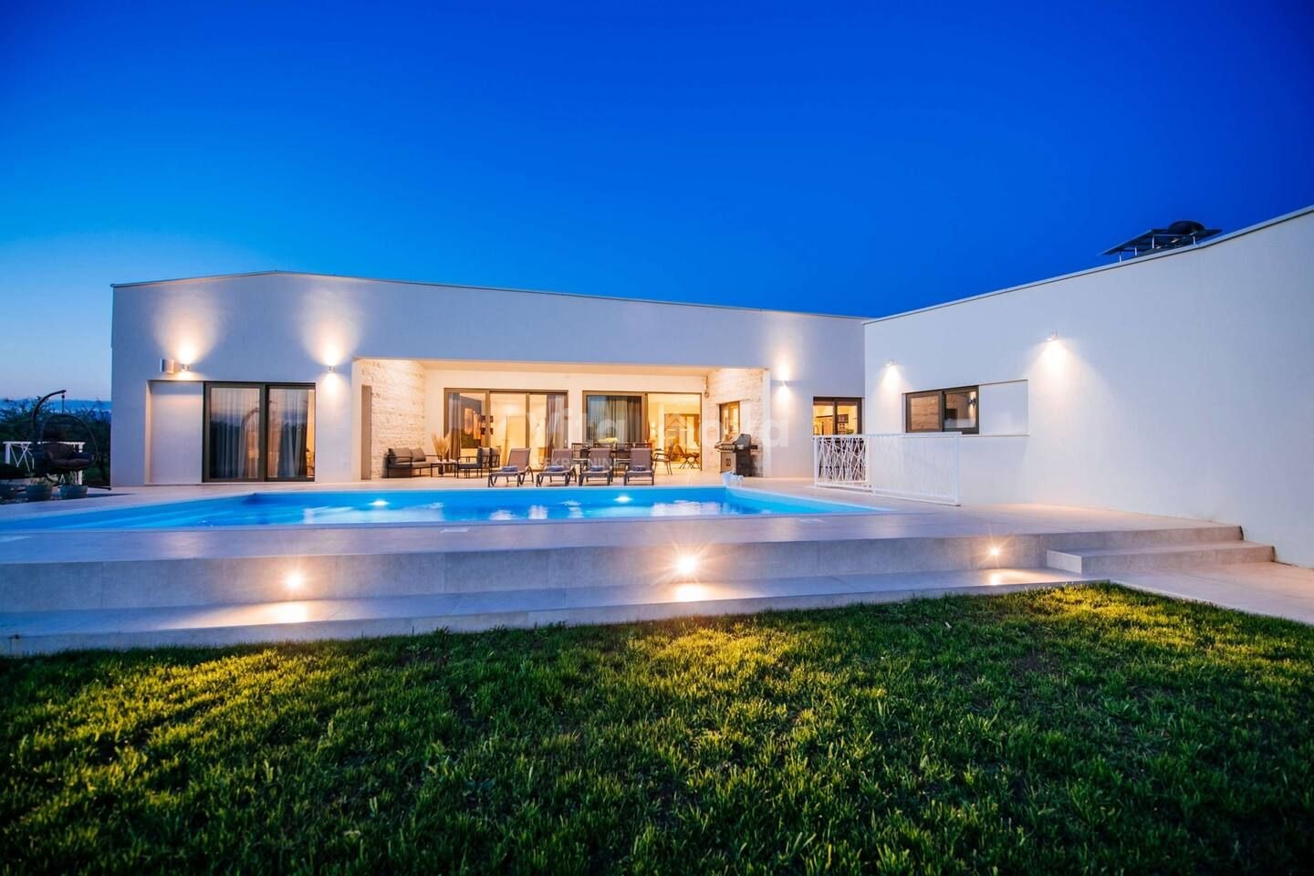 Kuća u Zemunik Donjiu, 200m²