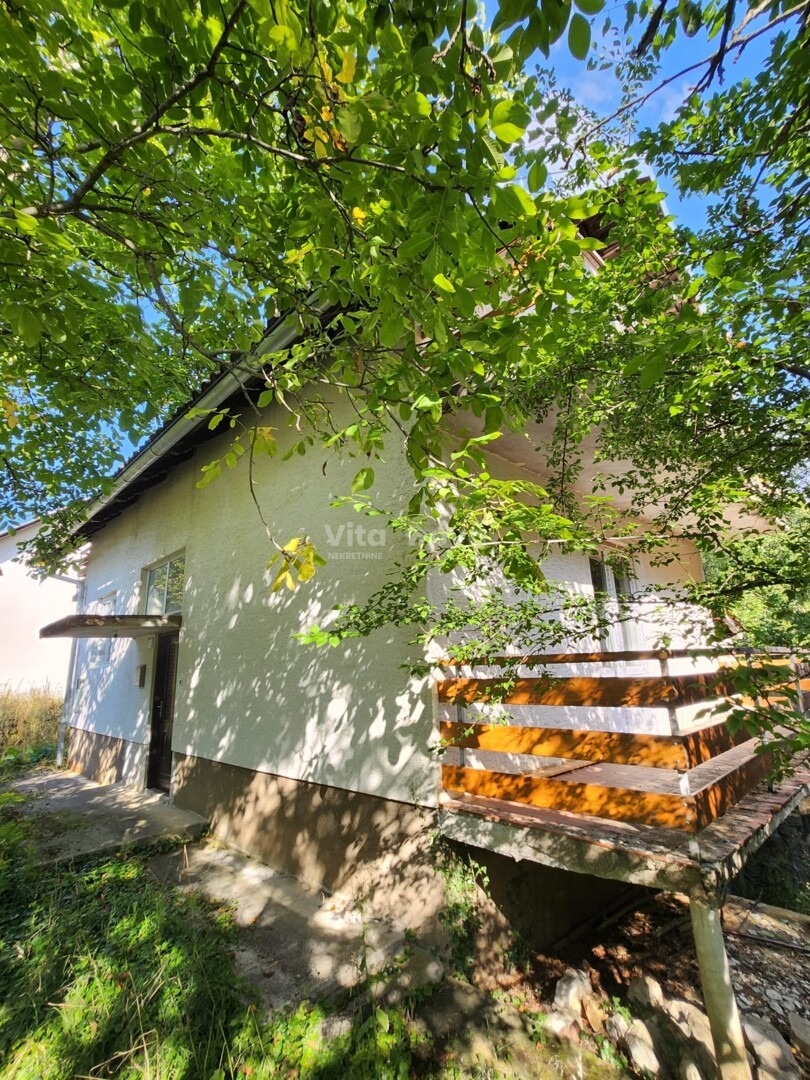 Kuća u Plaškiu, 180m², 2 sobe