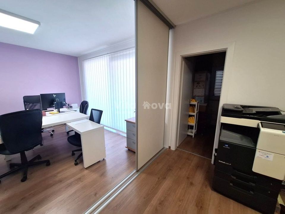 Poslovni Prostor u Zadru, 95m²