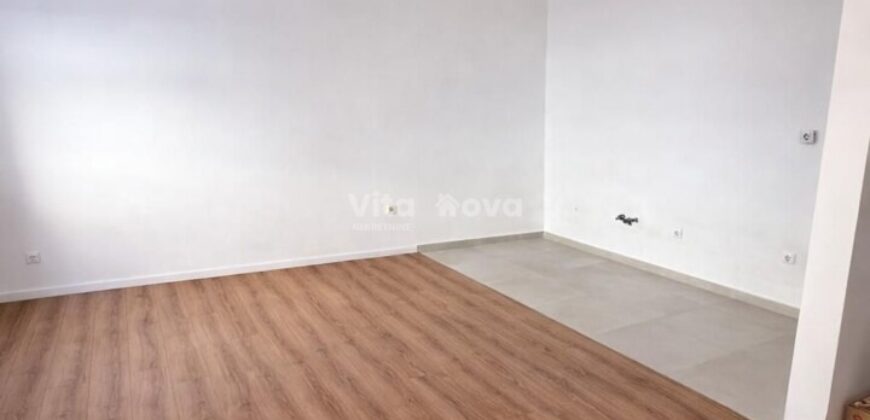 OBROVAC, CENTAR, 45 M2, RENOVIRANI STAN!