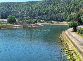 OBROVAC, CENTAR, 45 M2, RENOVIRANI STAN!