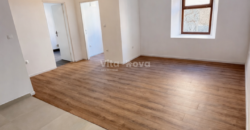 OBROVAC, CENTAR, 45 M2, RENOVIRANI STAN!