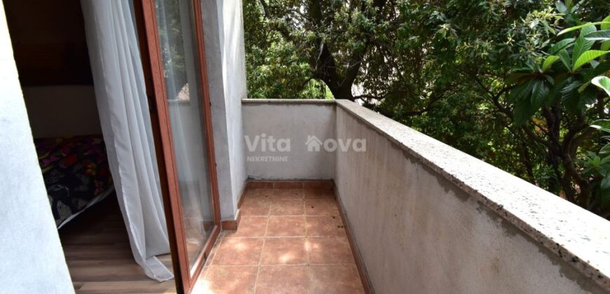 RIČINA, 58 M2, 1. KAT, UREĐENO, PRILIKA!