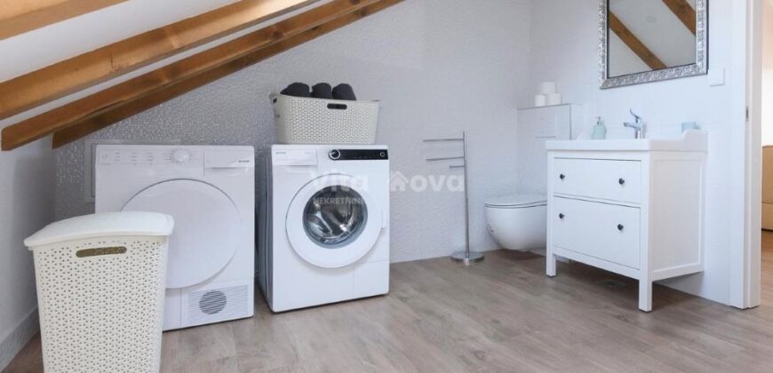 SKROČINI- DUGOROČNO, 2-SOBAN, POGLED NA MORE!