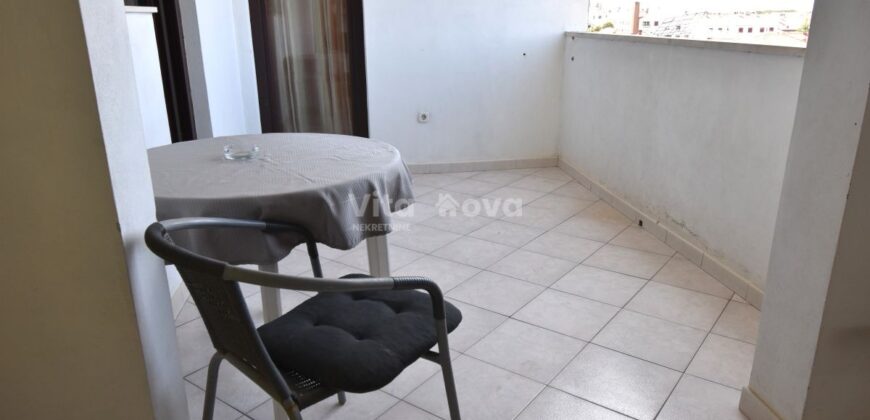 PETRIĆI, 2-SOBAN, BALKON, DUGOROČNO