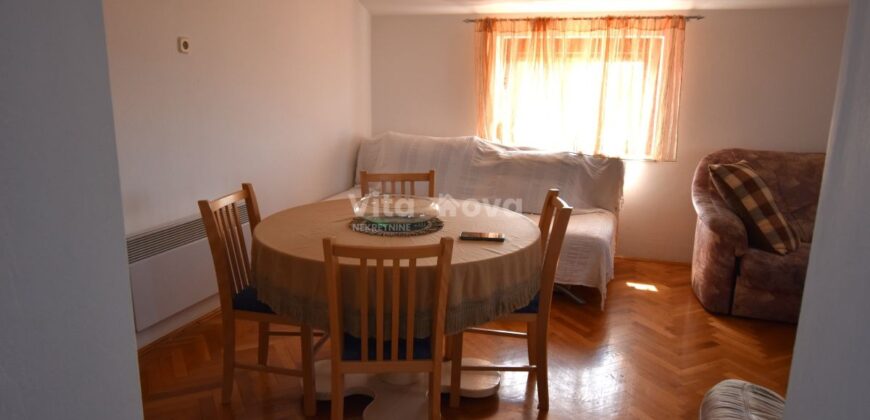 PETRIĆI, 2-SOBAN, BALKON, DUGOROČNO