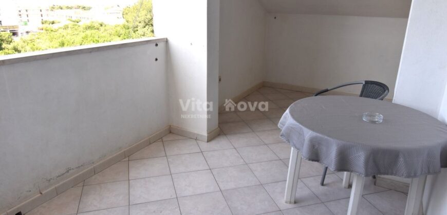 PETRIĆI, 2-SOBAN, BALKON, DUGOROČNO