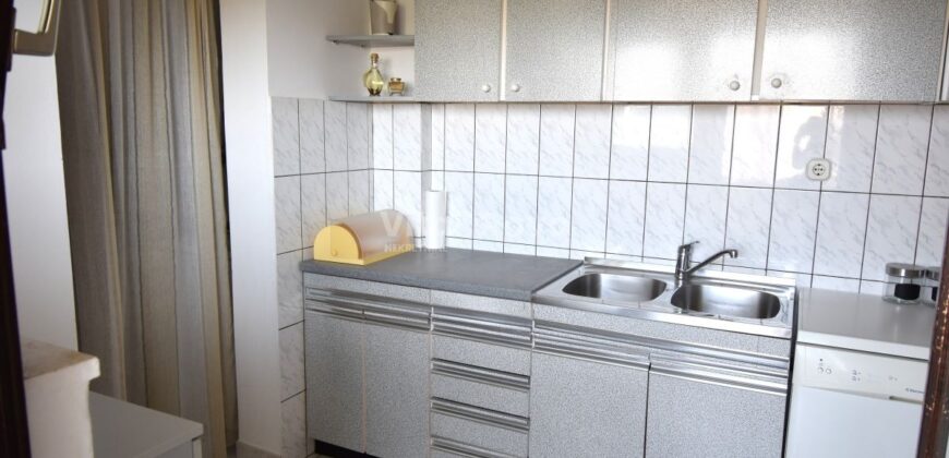 PETRIĆI, 2-SOBAN, BALKON, DUGOROČNO