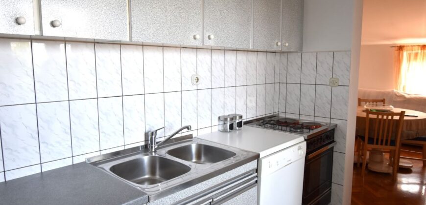 PETRIĆI, 2-SOBAN, BALKON, DUGOROČNO