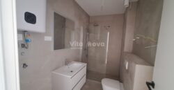 PRIVLAKA – NOVOGRADNJA 100 m OD MORA, 2-SOBAN, 2 KUPAONICE, VRT