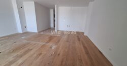 PRIVLAKA, 2-SOBAN, NOVOGRADNJA, VRT, 150 m OD MORA, PRILIKA!