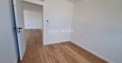 PRIVLAKA, 2-SOBAN, NOVOGRADNJA, VRT, 150 m OD MORA, PRILIKA!