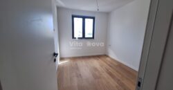 PRIVLAKA, 2-SOBAN, NOVOGRADNJA, VRT, 150 m OD MORA, PRILIKA!
