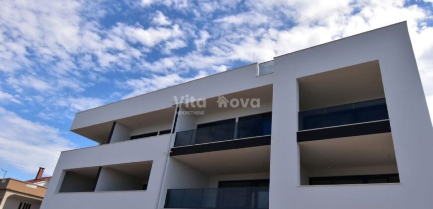 PRIVLAKA, NOVOGRADNJA, POGLED NA MORE, 3 SP. SOBE, 100 m OD MORA
