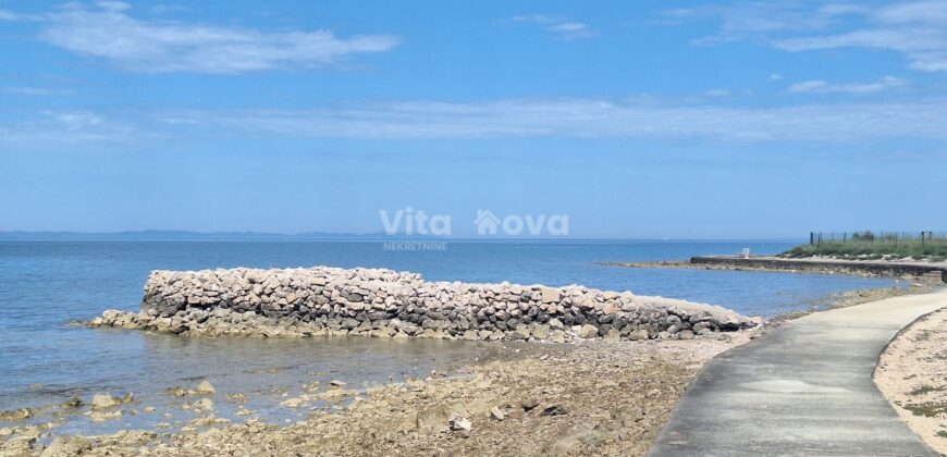 PRIVLAKA, NOVOGRADNJA, POGLED NA MORE, 3 SP. SOBE, 100 m OD MORA