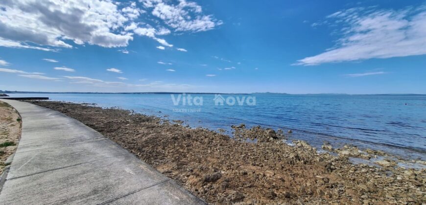 PRIVLAKA, NOVOGRADNJA, POGLED NA MORE, 3 SP. SOBE, 100 m OD MORA