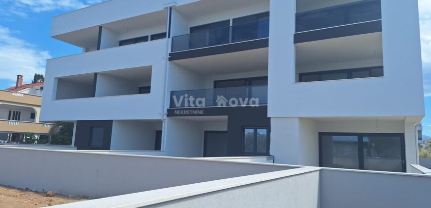 PRIVLAKA, NOVOGRADNJA, POGLED NA MORE, 3 SP. SOBE, 100 m OD MORA