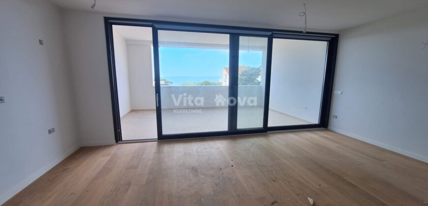 PRIVLAKA, PENTHOUSE U NOVOGRADNJI, KROVNA TERASA, 100 m OD MORA!