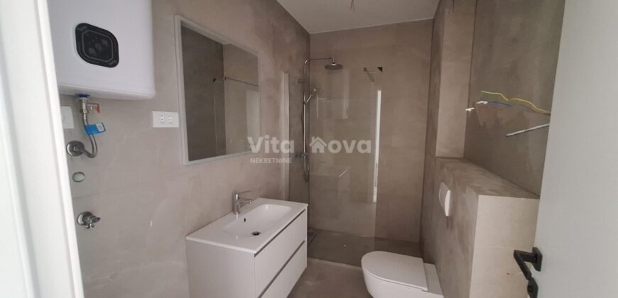 PRIVLAKA, PENTHOUSE U NOVOGRADNJI, KROVNA TERASA, 100 m OD MORA!
