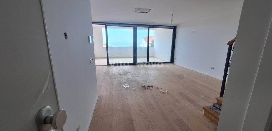 PRIVLAKA, PENTHOUSE U NOVOGRADNJI, KROVNA TERASA, 100 m OD MORA!