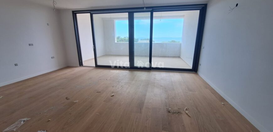 PRIVLAKA, PENTHOUSE U NOVOGRADNJI, KROVNA TERASA, 100 m OD MORA!