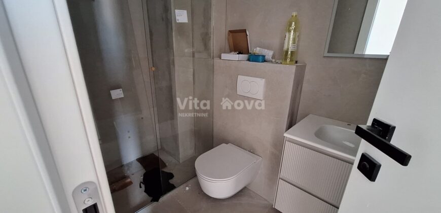 PRIVLAKA, PENTHOUSE U NOVOGRADNJI, KROVNA TERASA, 100 m OD MORA!