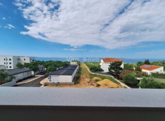 PRIVLAKA, PENTHOUSE U NOVOGRADNJI, KROVNA TERASA, 100 m OD MORA!