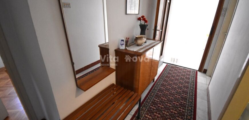 BORIK, 90m2, 4 SP. SOBE