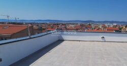 BILI BRIG- NOVOGRADNJA! POGLED MORE, KROVNA TERASA, 2 SP. SOBE, 2 PM