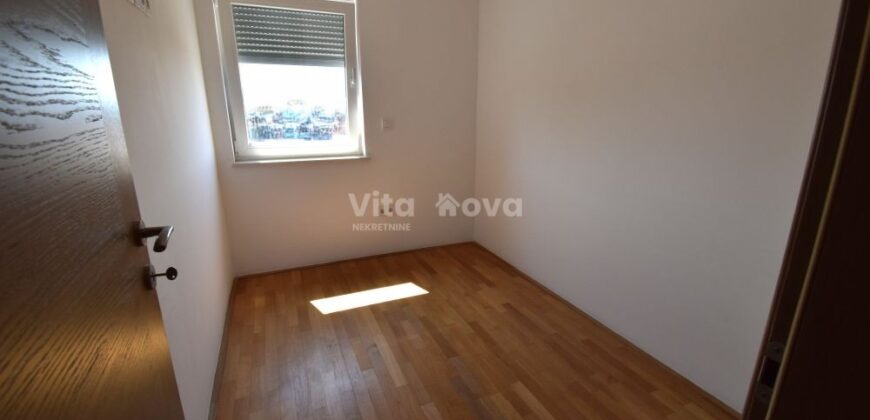BILI BRIG- NOVOGRADNJA! POGLED MORE, KROVNA TERASA, 2 SP. SOBE, 2 PM
