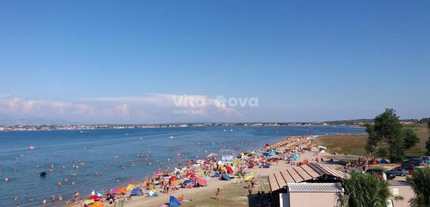 NINSKE VODICE- 2. RED OD MORA, IDEALNO ZA GRADNJU, PRILIKA!
