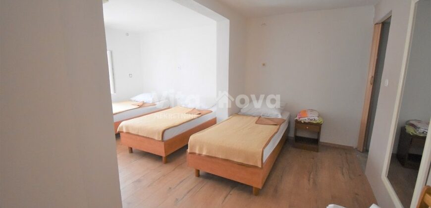 PLOČA – ZA RADNIKE, 4 OSOBE, DULJI PERIOD, PRIZEMLJE