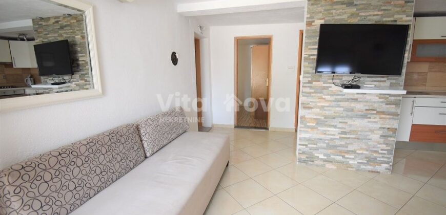 PLOČA – ZA RADNIKE, 4 OSOBE, DULJI PERIOD, PRIZEMLJE