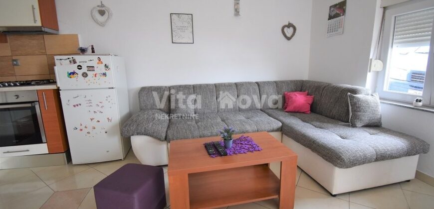 PLOČA – ZA RADNIKE, 4 OSOBE, DULJI PERIOD, PRIZEMLJE