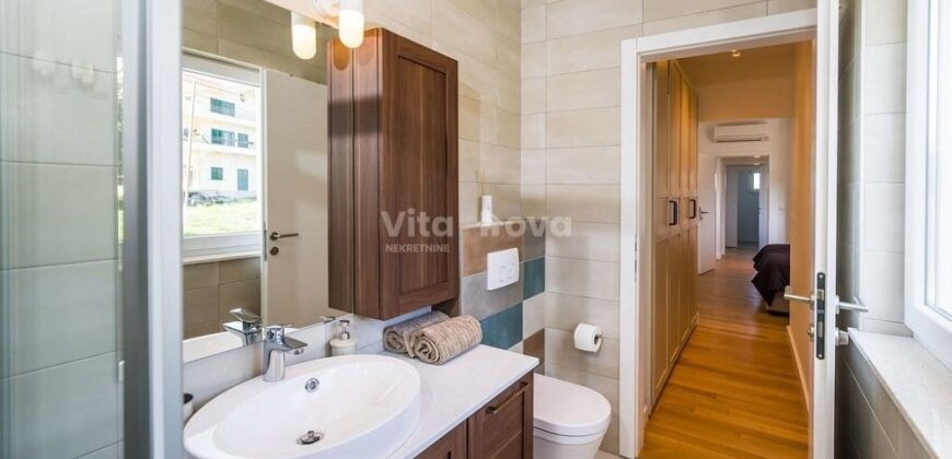 DIKLO, LUKSUZNO, BAZEN, POGLED NA MORE