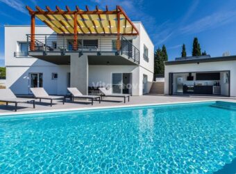 DIKLO, LUKSUZNO, BAZEN, POGLED NA MORE