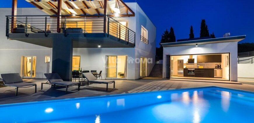 DIKLO, LUKSUZNO, BAZEN, POGLED NA MORE