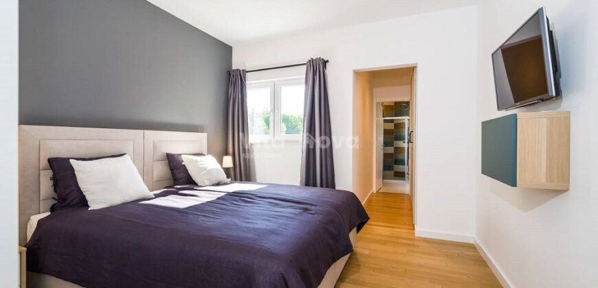 DIKLO, LUKSUZNO, BAZEN, POGLED NA MORE