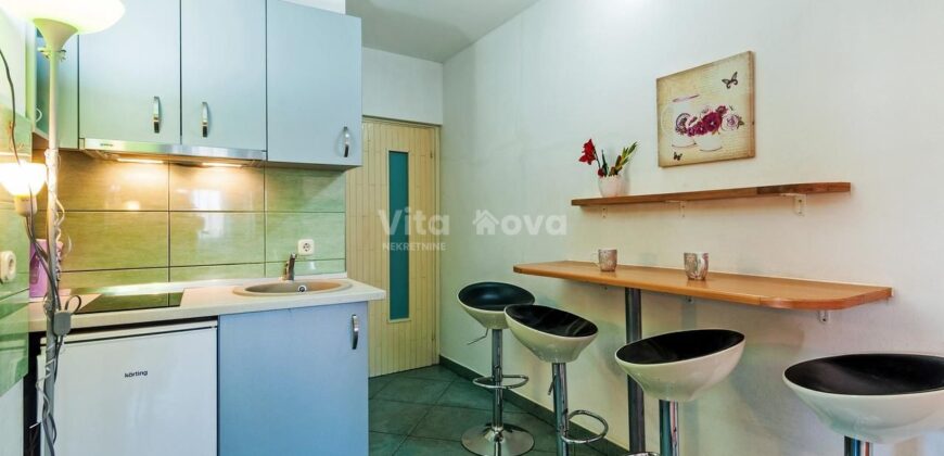 PLOVANIJA, 5 APARTMANA + POMOĆNI OBJEKT OD 48m2. ODLIČNA INVESTICIJA!