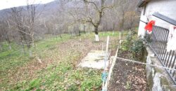 LIKA, KUĆA S OKUĆNICOM I DODATNIM ZEMLJIŠTIMA