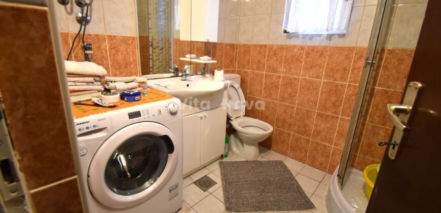 LIKA, KUĆA S OKUĆNICOM I DODATNIM ZEMLJIŠTIMA