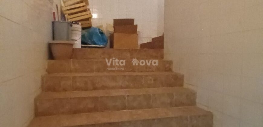 PLOVANIJA, 320 m2, PRIZEMLJE+PODRUM