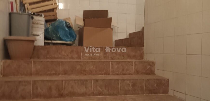 PLOVANIJA, 320 m2, PRIZEMLJE+PODRUM