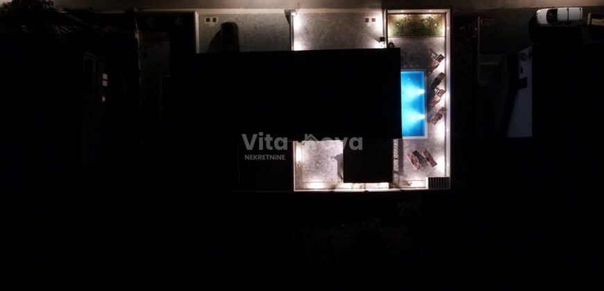 VIR, PRILIKA, NOVOGRADNJA, VILA S BAZENOM!