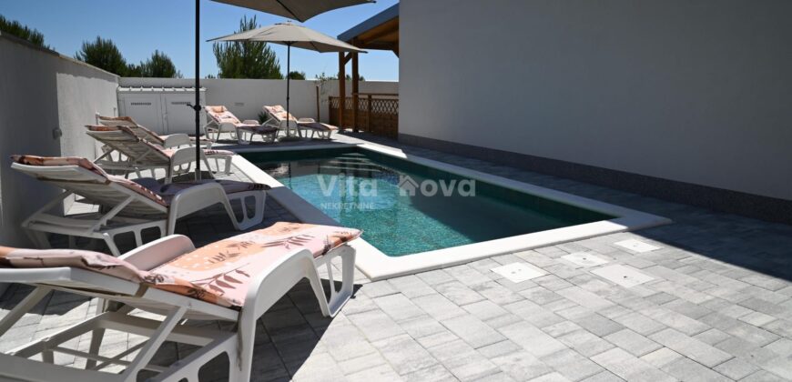 VIR, PRILIKA, NOVOGRADNJA, VILA S BAZENOM!