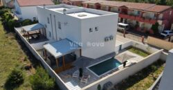 VIR, PRILIKA, NOVOGRADNJA, VILA S BAZENOM!