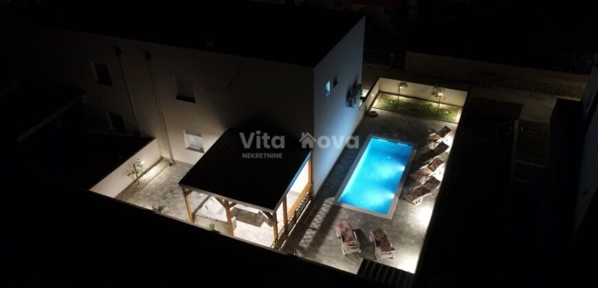 VIR, PRILIKA, NOVOGRADNJA, VILA S BAZENOM!